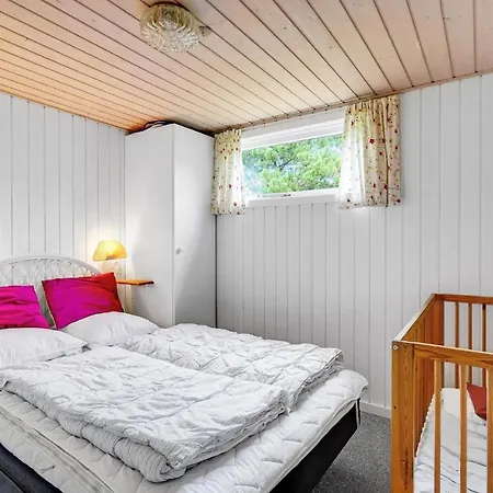 Stunning Home In Blavand With Sauna *